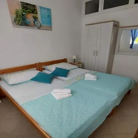 Villa Matea With Pool In Beautiful Nature Polaca